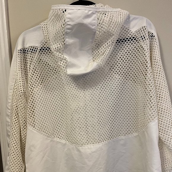 Nike Sphere Dry Workout Hoodie, was a gift but never used - Picture 4 of 6